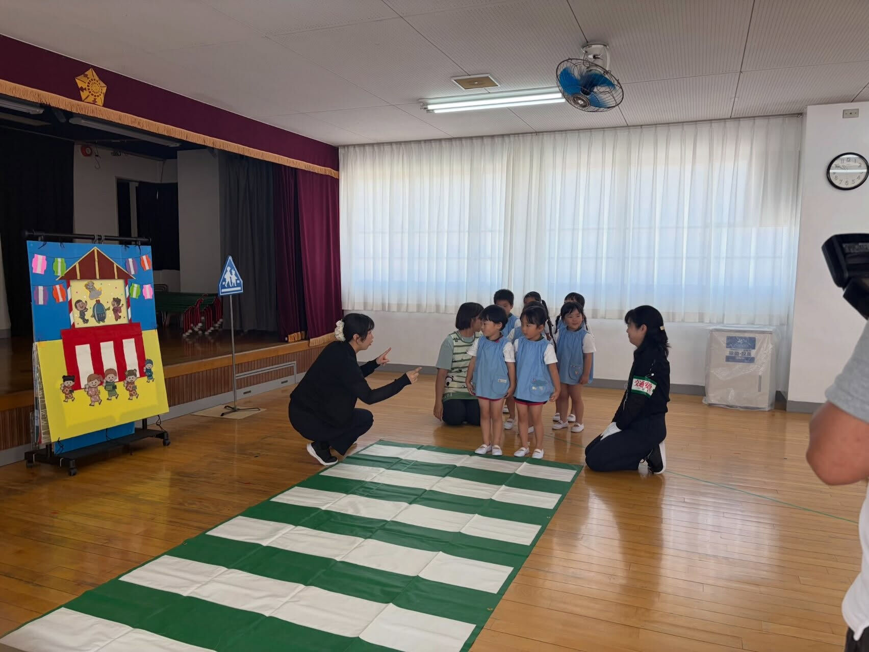 先日、一宮市の市民協働課の方にお越しいただき、交通安全教室を