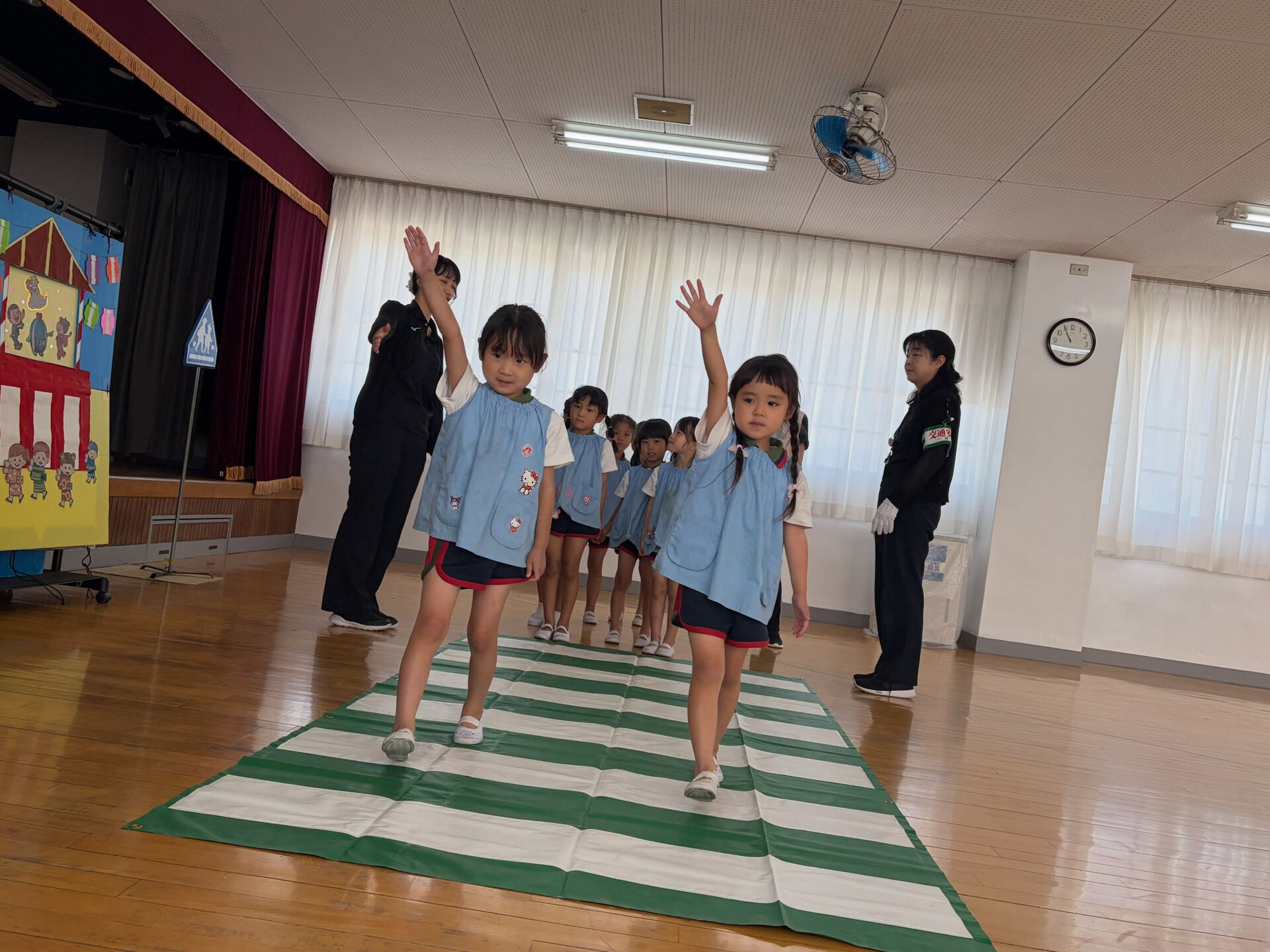 先日、一宮市の市民協働課の方にお越しいただき、交通安全教室を
