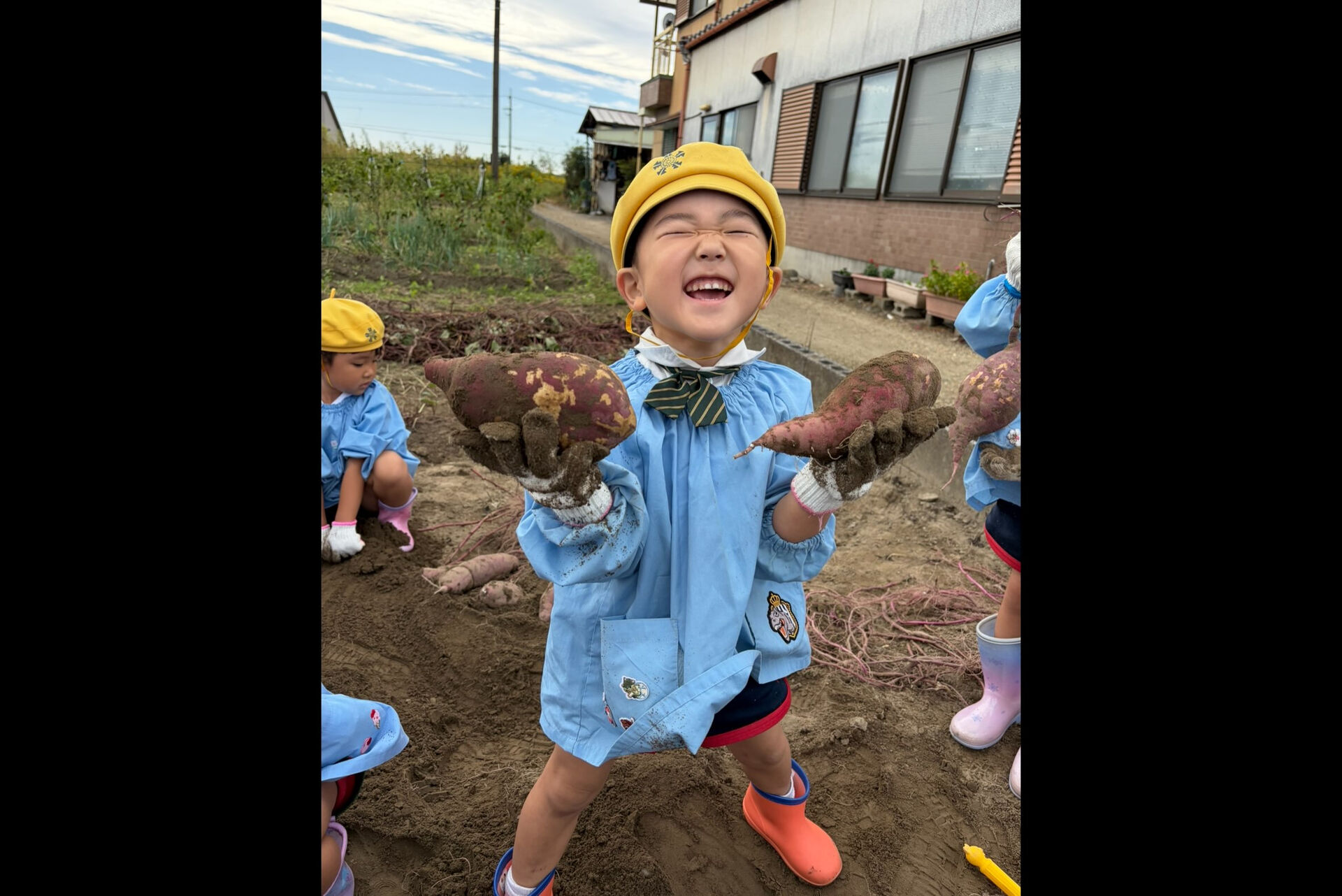 🍠✨ 先日、芋掘りを行いました！